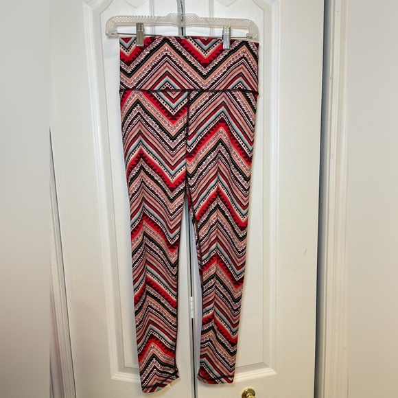 Aerie - Yoga Colorful Athletic Casual Summery Basic Geometric Leggings in Size M - Picture 1 of 7